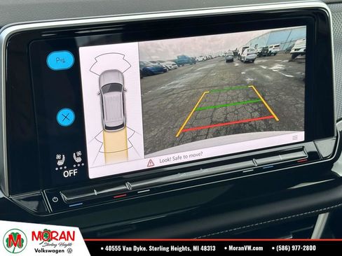 Certified 2025 Volkswagen Atlas Cross Sport SEL R-Line AWD/4WD image 28