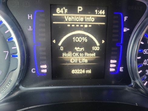 Used 2016 Chrysler 200 Limited FWD image 11