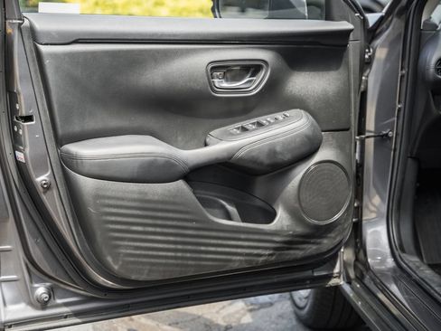 Used 2023 Honda HR-V LX image 32