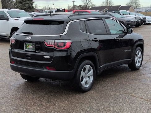 Certified 2019 Jeep Compass Latitude w/ Cold Weather Group image 5