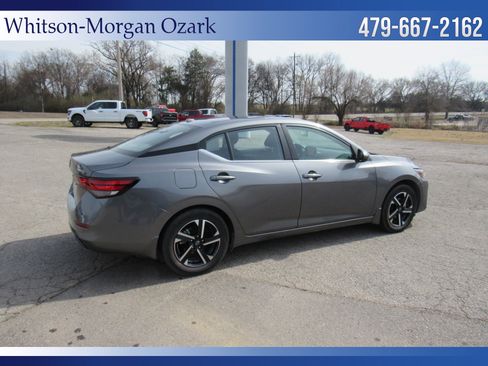 Used 2025 Nissan Sentra SV w/ Trunk Package image 10