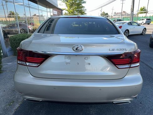 Used 2013 Lexus LS 460 L w/ All-Weather Pkg RWD image 26