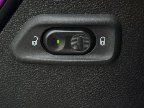 Used 2013 Jeep Wrangler Unlimited Sahara w/ Connectivity Group AWD/4WD image 35
