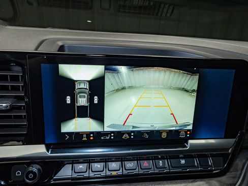 Used 2024 Chevrolet Silverado 1500 LTZ image 23