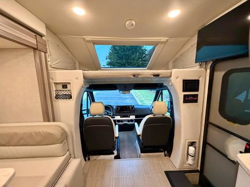 Used 2020 Mercedes-Benz Sprinter 3500 image 30