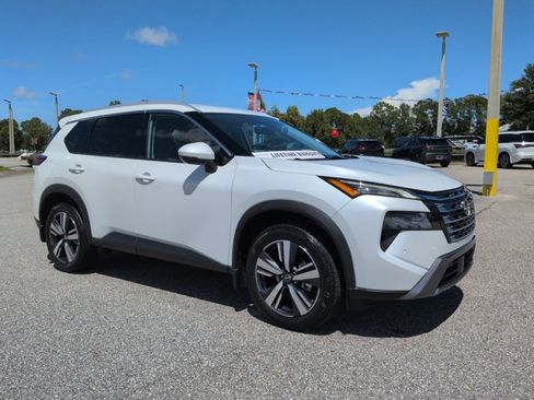 Certified 2024 Nissan Rogue SL FWD image 2