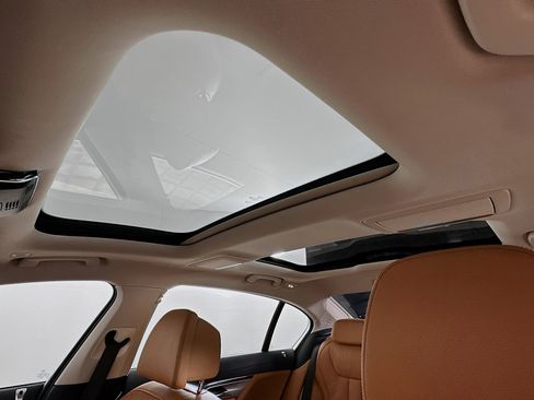 Used 2020 BMW 740i xDrive w/ Cold Weather Package image 27