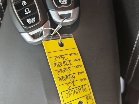 Certified 2025 Hyundai Venue SEL FWD image 30