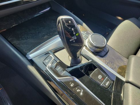 Used 2023 BMW 530e RWD image 30