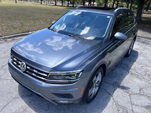 Used 2018 Volkswagen Tiguan SEL Premium FWD image 1