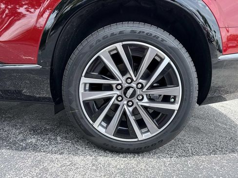 New 2026 Cadillac Vistiq Sport image 10