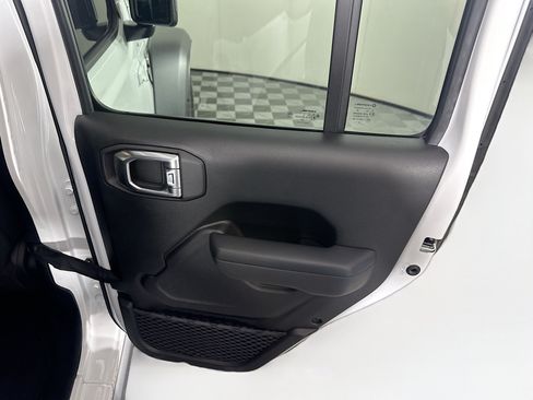 Used 2023 Jeep Wrangler Unlimited w/ 8.4" Radio Group AWD/4WD image 28