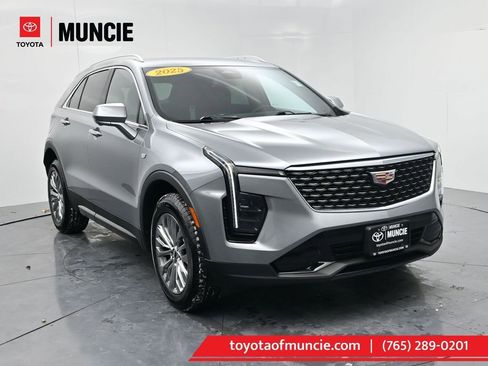 Used 2025 Cadillac XT4 Premium Luxury image 1