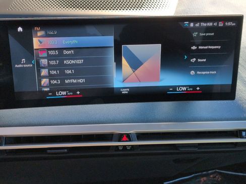 Used 2022 BMW iX xDrive50 w/ Premium Package image 23