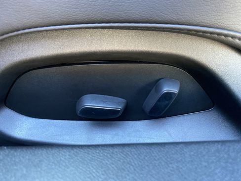 Used 2024 Chevrolet Corvette Stingray Coupe w/ 1LT image 21