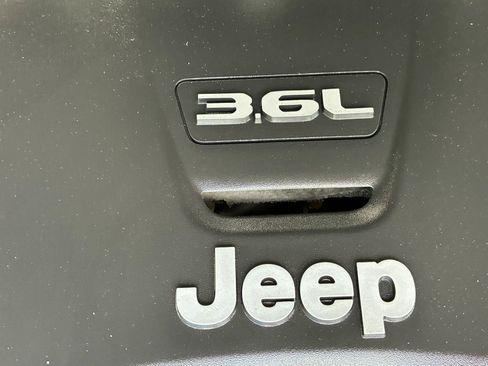 Used 2020 Jeep Gladiator Sport w/ Quick Order Package 24S AWD/4WD image 47