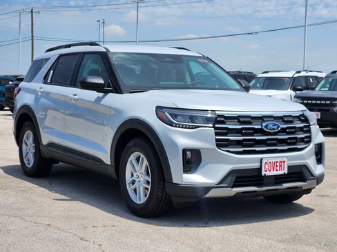 New 2026 Ford Explorer Active w/ Active Comfort Package RWD image 2