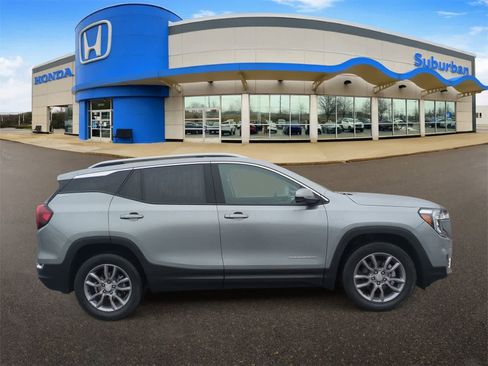 Used 2023 GMC Terrain SLT image 9