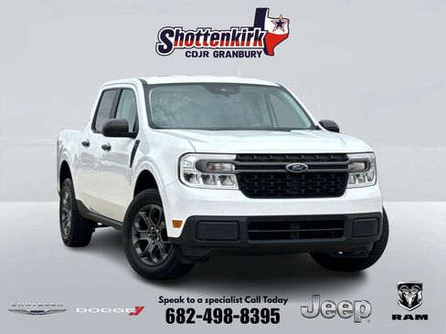 Used 2023 Ford Maverick XLT FWD image 1