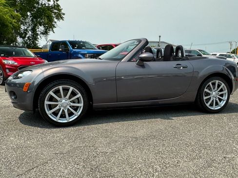 Used 2006 MAZDA MX-5 Miata Sport w/ Suspension Pkg RWD image 6