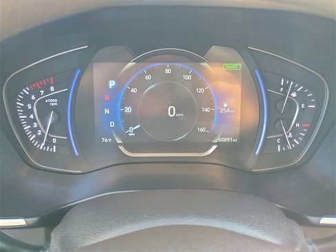 Used 2020 Hyundai Santa Fe SEL image 7