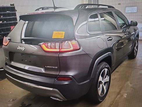 Used 2022 Jeep Cherokee Limited image 4