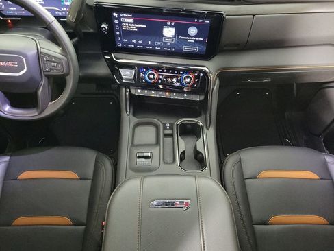 Used 2024 GMC Sierra 2500 AT4 w/ AT4 Premium Plus Package AWD/4WD image 14