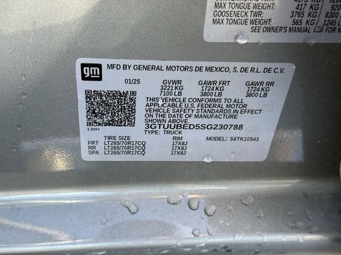 Used 2025 GMC Sierra 1500 SLE image 34