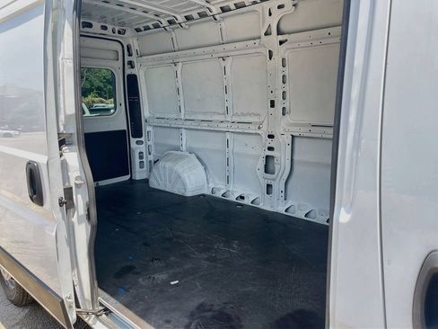 Used 2023 RAM ProMaster 2500 FWD image 22