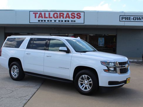 Used 2019 Chevrolet Suburban LT AWD/4WD image 2