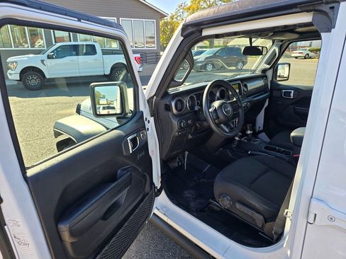 Used 2023 Jeep Wrangler Unlimited image 20