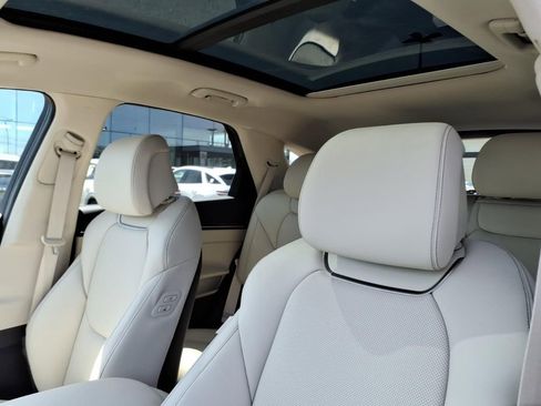 New 2026 Genesis GV70 2.5T Select AWD/4WD image 16