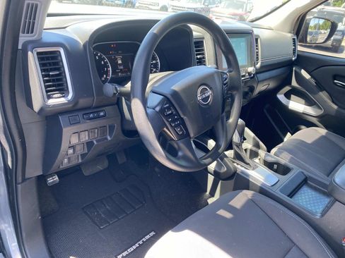 Used 2023 Nissan Frontier SV RWD image 18