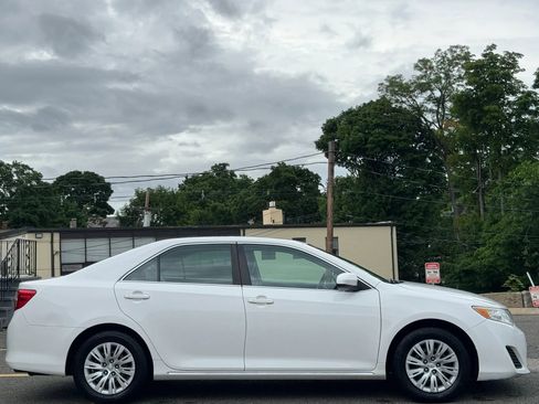 Used 2012 Toyota Camry LE FWD image 4