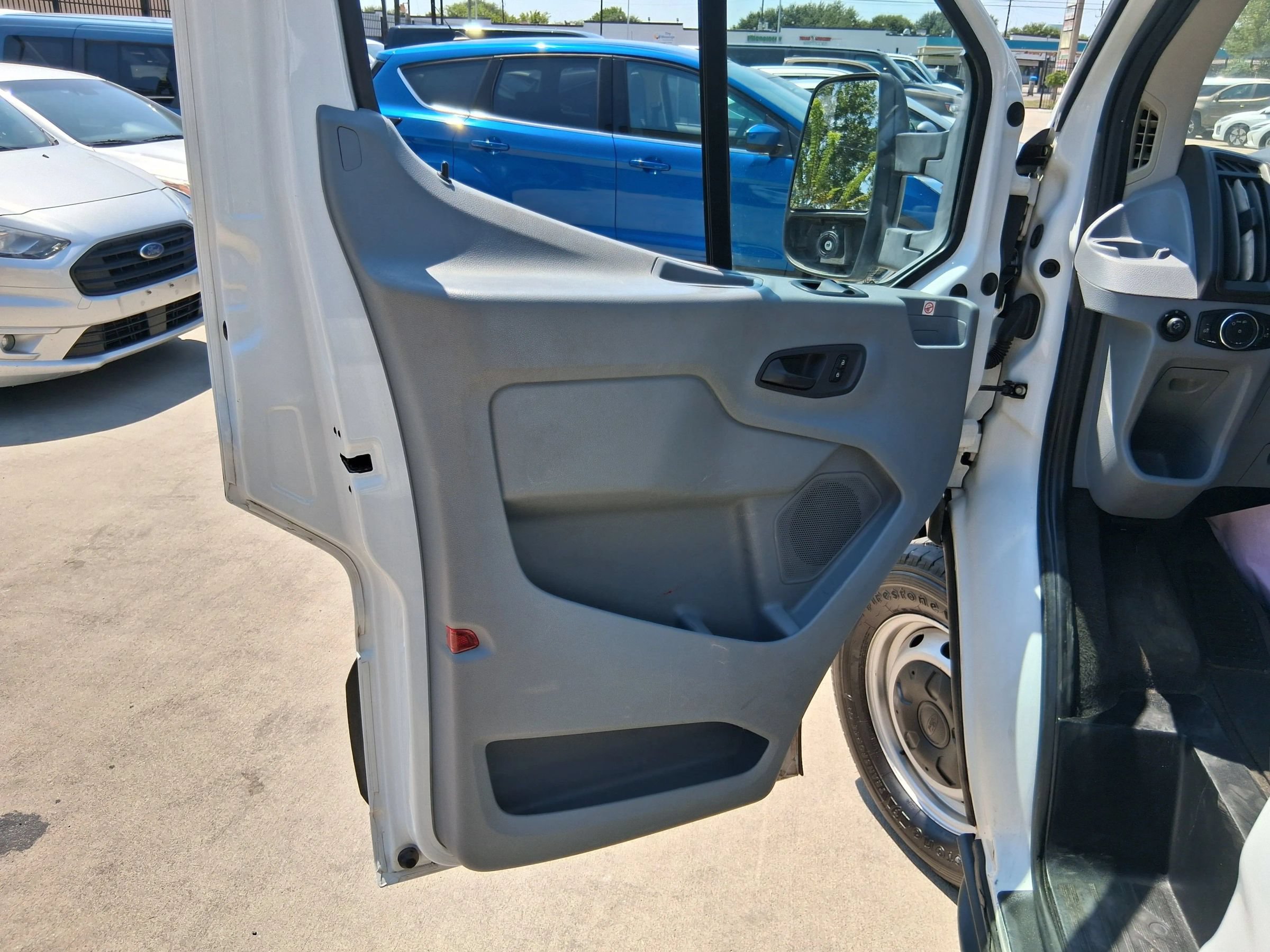 Used 2019 Ford Transit 150 XL RWD image 19