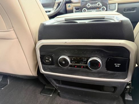 Used 2022 Ford Expedition Limited AWD/4WD image 19