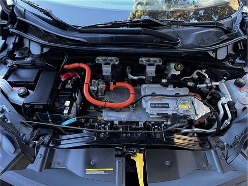 Used 2024 Nissan Ariya AWD image 29