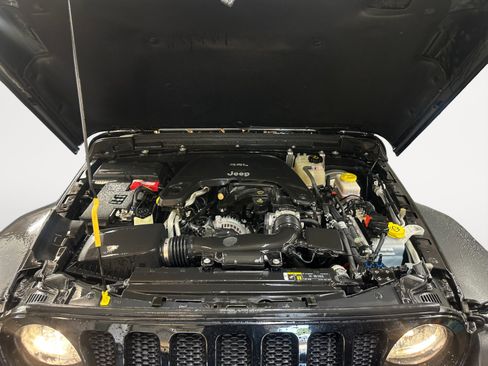 Used 2020 Jeep Wrangler Unlimited Sport S AWD/4WD image 32