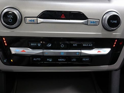 Used 2023 Ford Explorer XLT w/ Equipment Group 202A AWD/4WD image 34