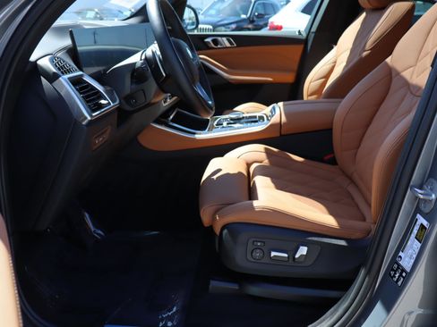 Used 2025 BMW X5 xDrive40i w/ Premium Package image 14