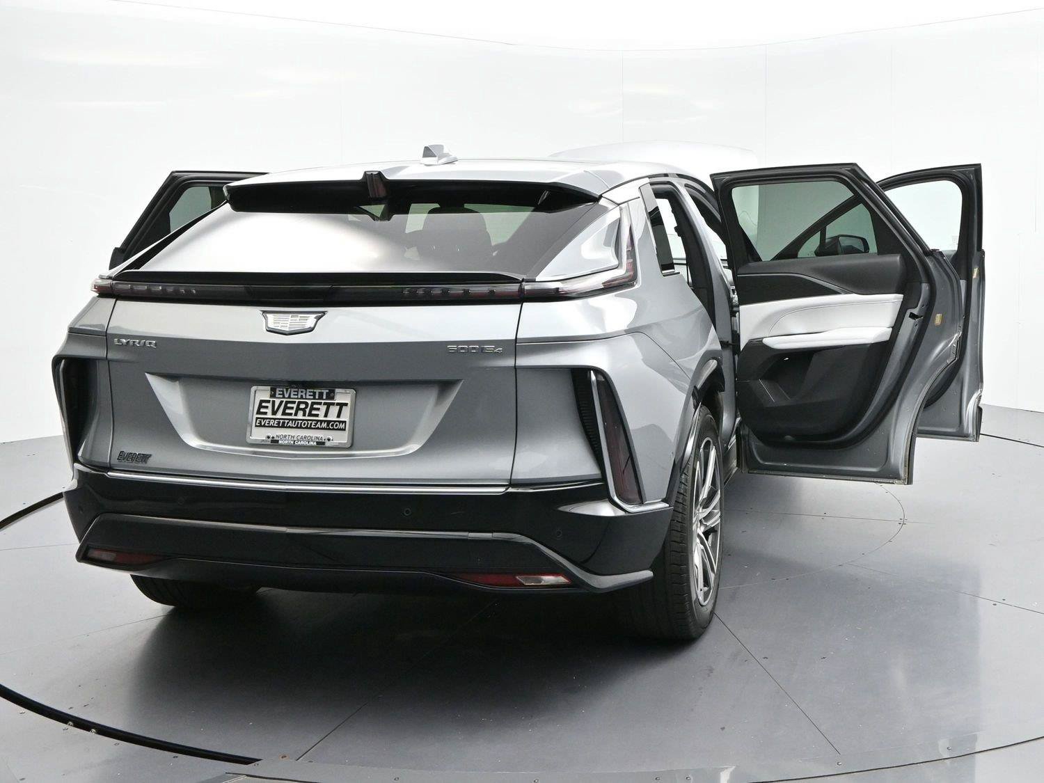 Used 2024 Cadillac Lyriq Luxury AWD/4WD image 38