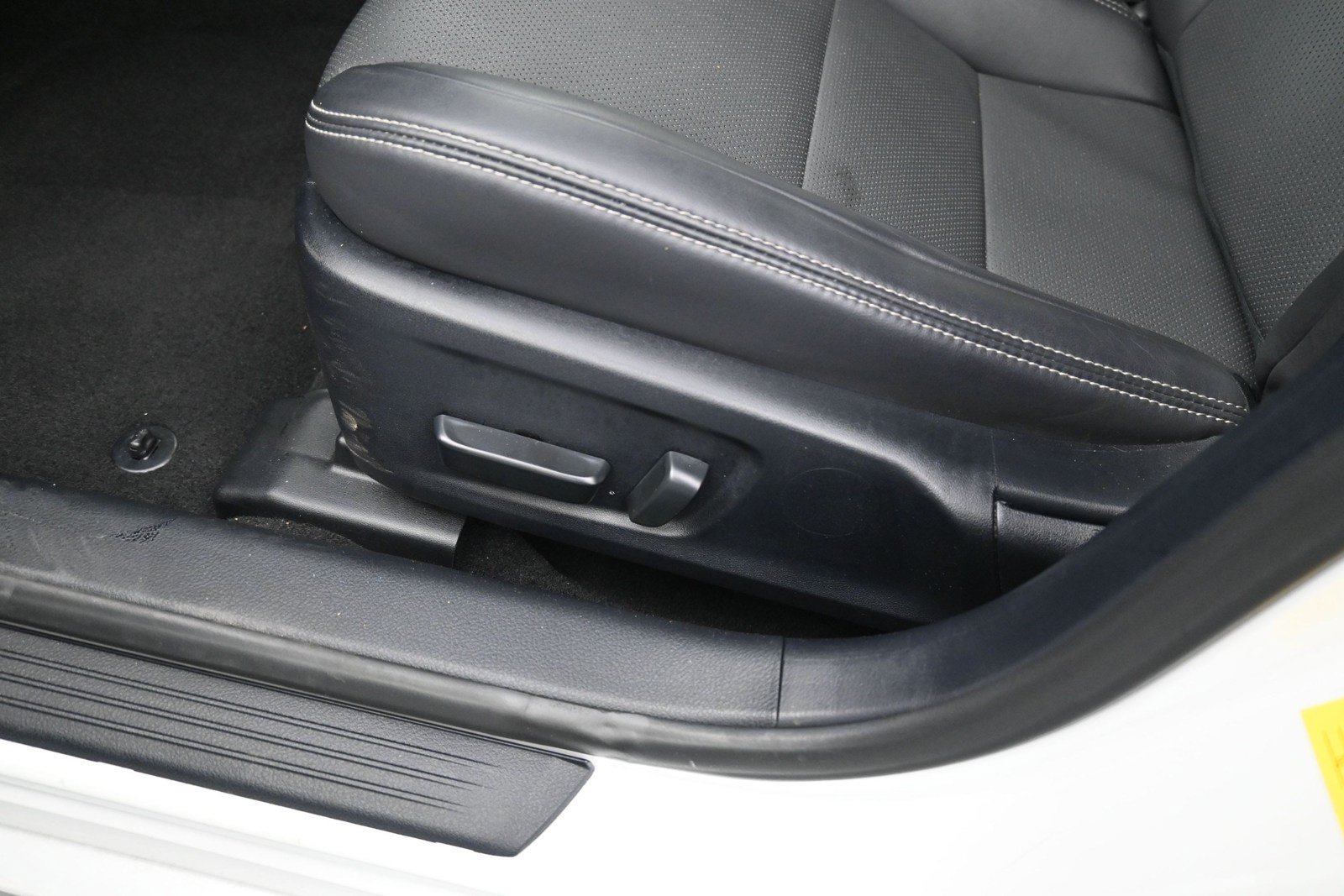 Used 2024 Lexus IS 300 w/ Comfort Package RWD image 27