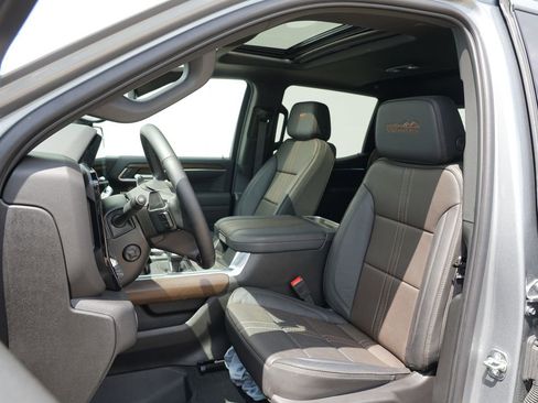 Certified 2025 Chevrolet Silverado 1500 High Country w/ High Country Premium Package AWD/4WD image 12
