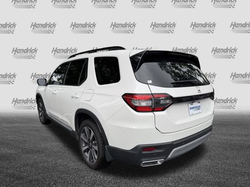 Used 2023 Honda Pilot Touring image 7
