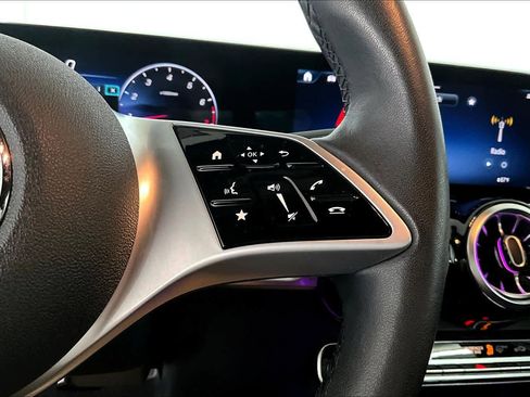 Used 2025 Mercedes-Benz GLB 250 4MATIC image 24