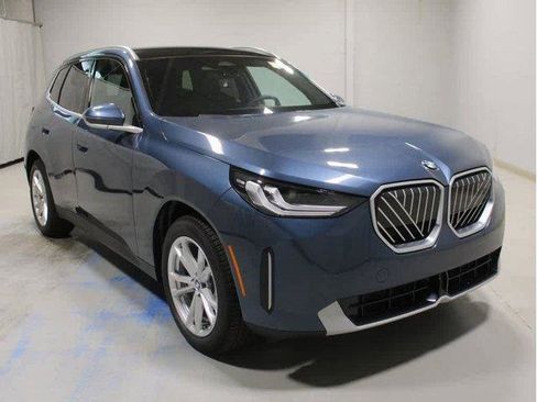 Used 2025 BMW X3 xDrive30i w/ Convenience Package image 12