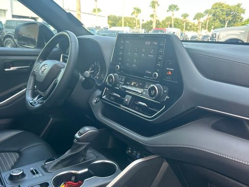 Used 2022 Toyota Highlander XSE image 26