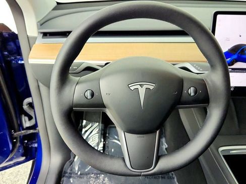 Used 2024 Tesla Model Y Performance AWD/4WD image 13