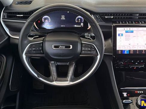 Used 2023 Jeep Grand Cherokee L Limited w/ Luxury Tech Group II AWD/4WD image 16