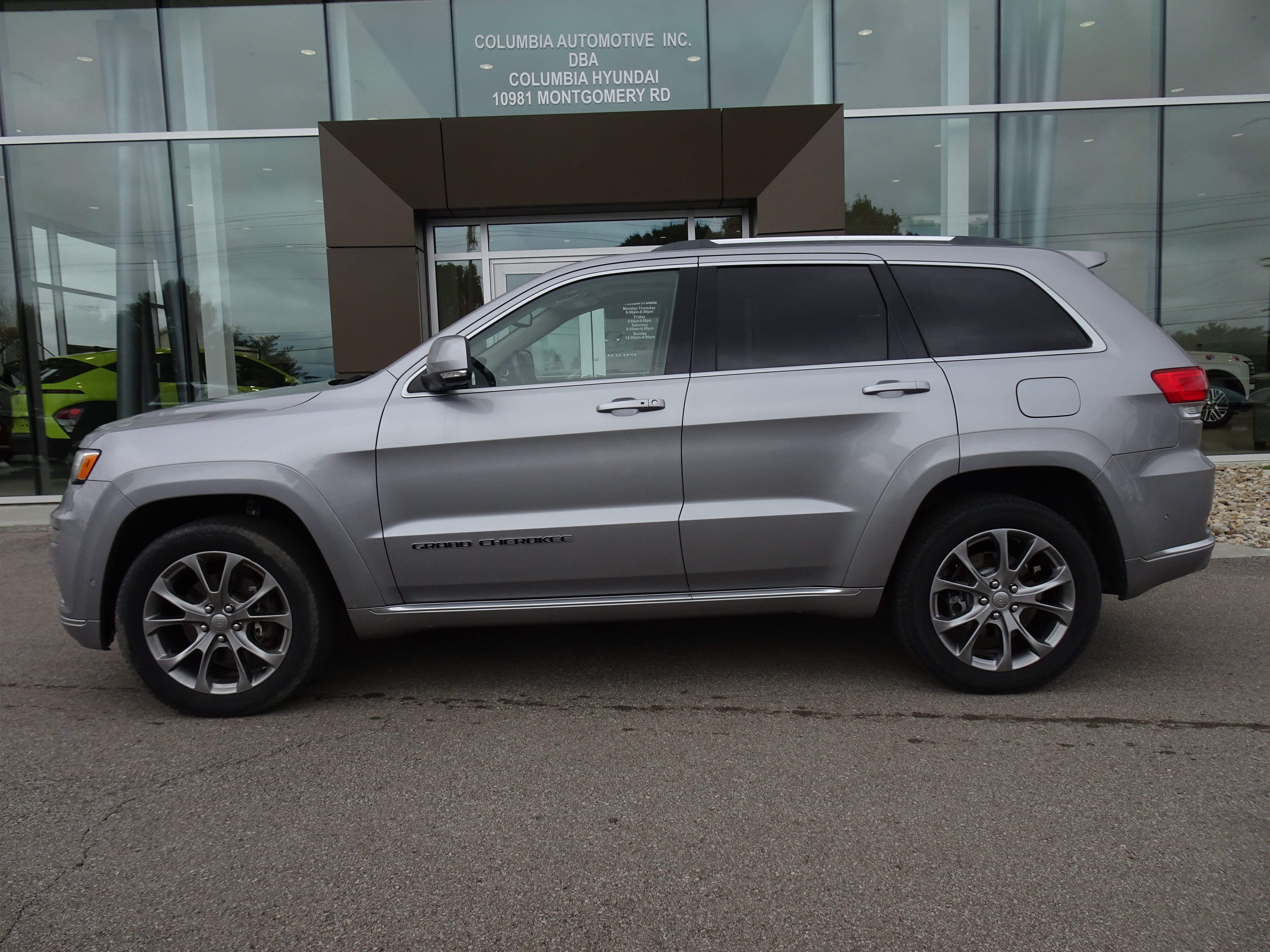 Used 2021 Jeep Grand Cherokee Summit w/ Platinum Series Group AWD/4WD image 2